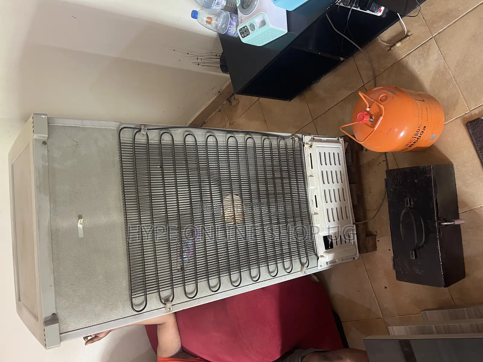 Fridge Gas Refilling Technician