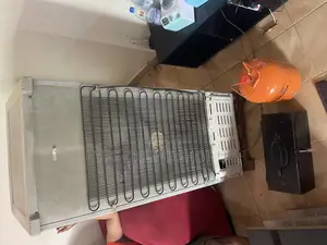 Fridge Gas Refilling Technician