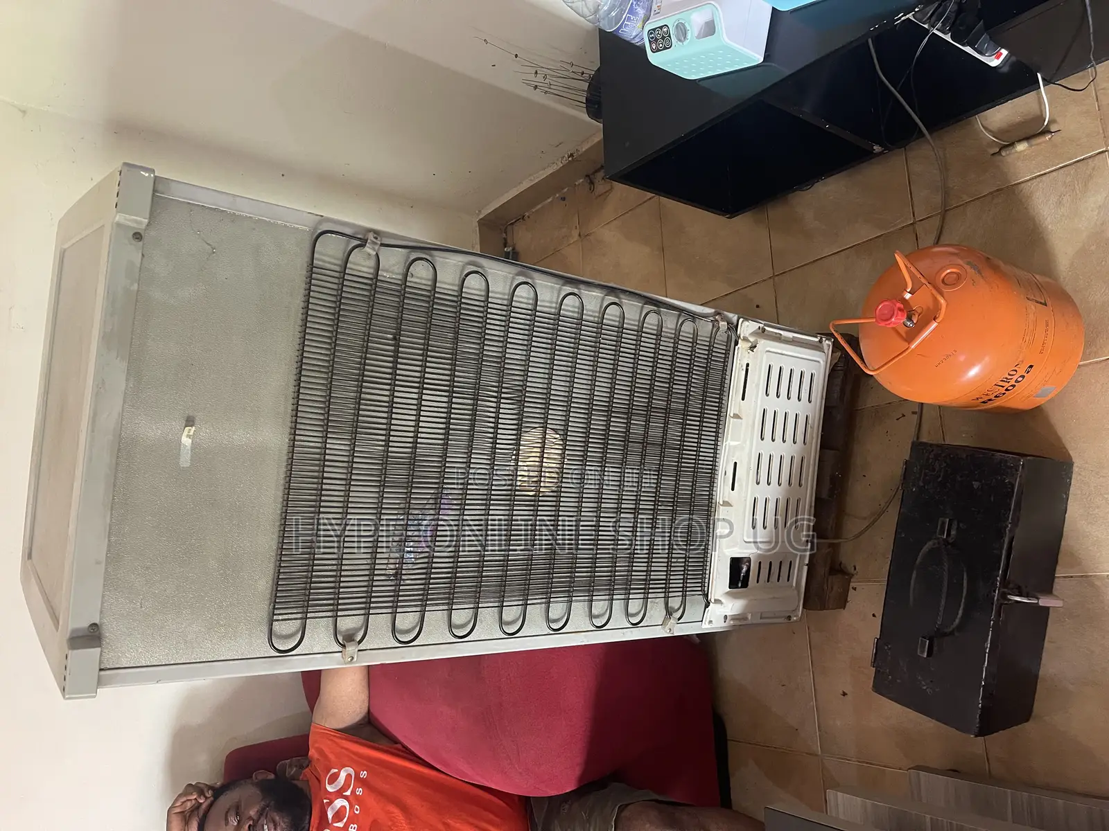 Fridge Gas Refilling Technician