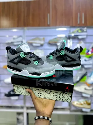 Air Jordan 4 Green Glow