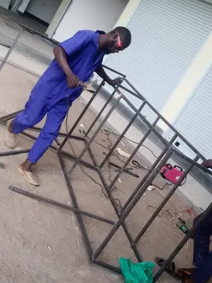 Mobil Metal Frame Welding