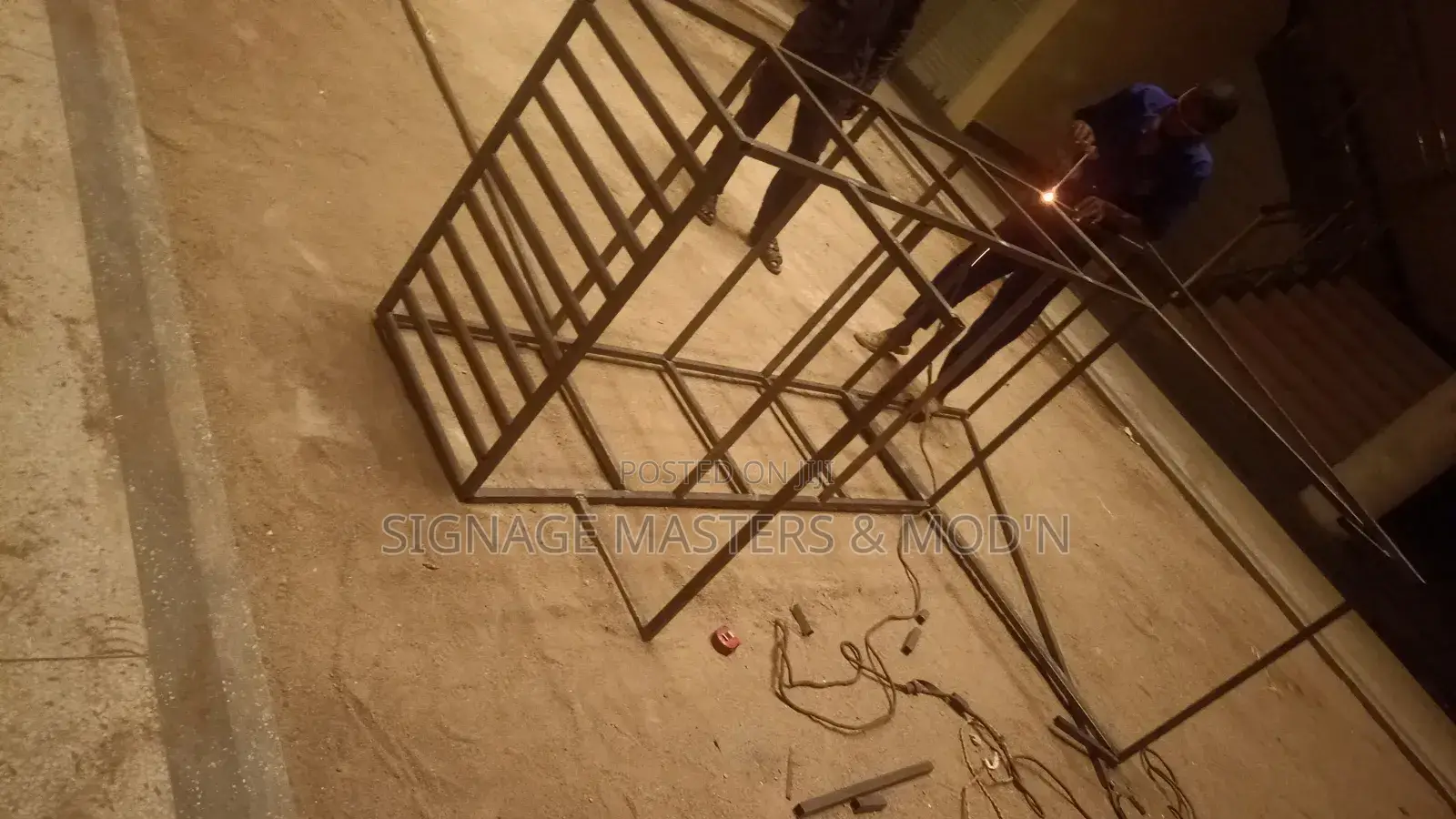 Mobil Metal Frame Welding
