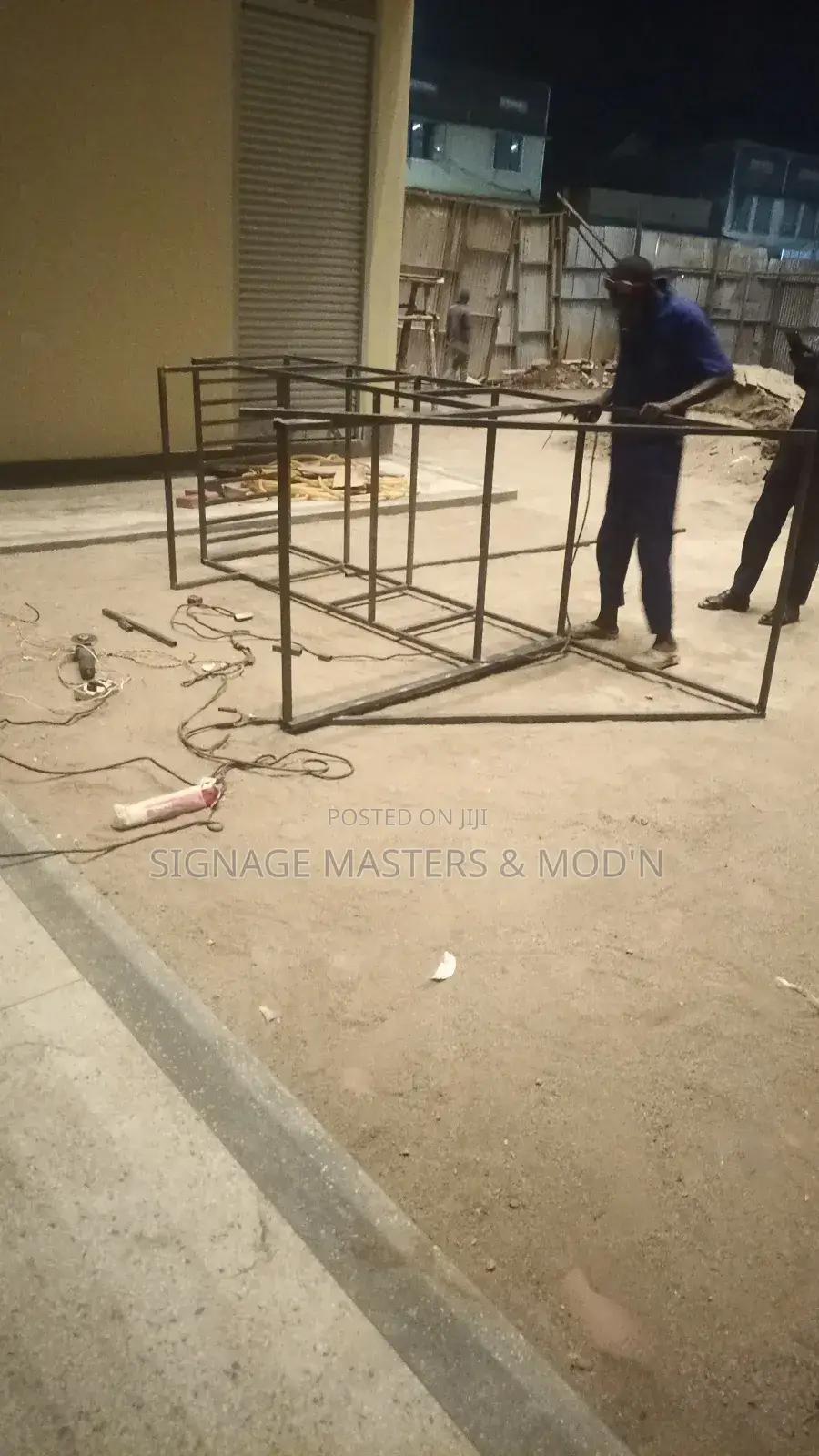 Mobil Metal Frame Welding