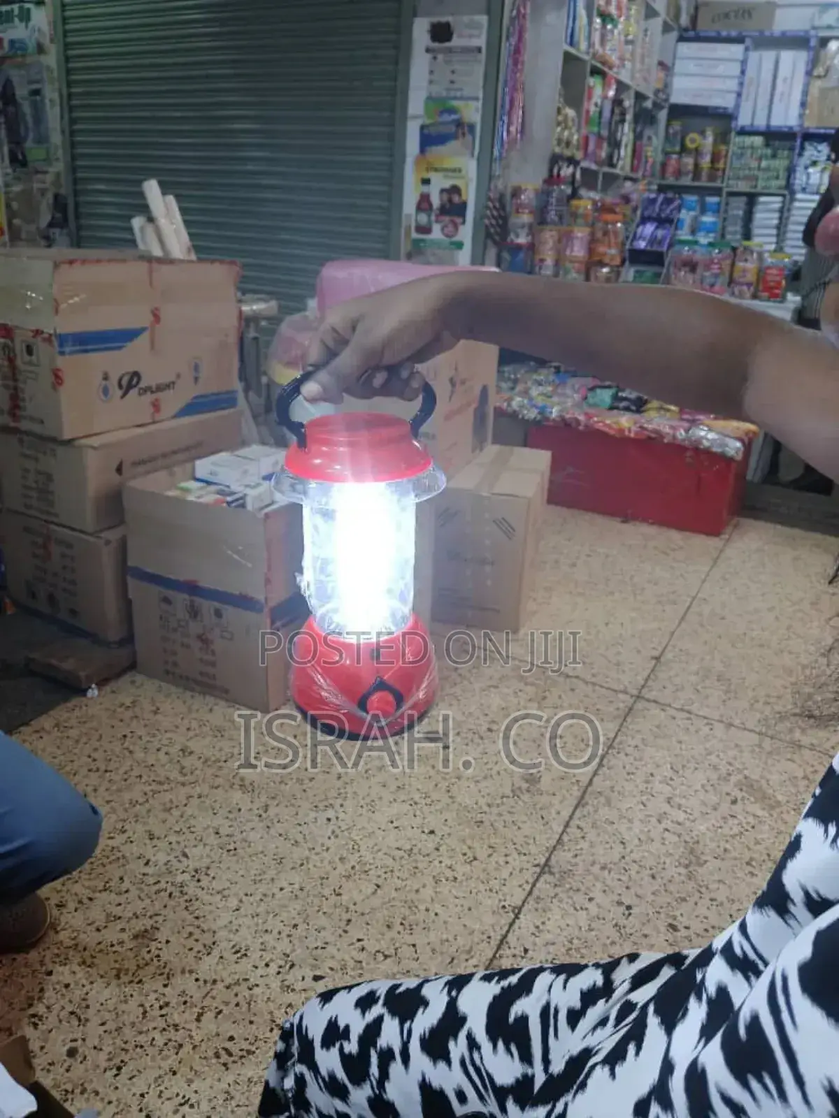 A Dp-7061c Portable Rechargeable Led Lantern