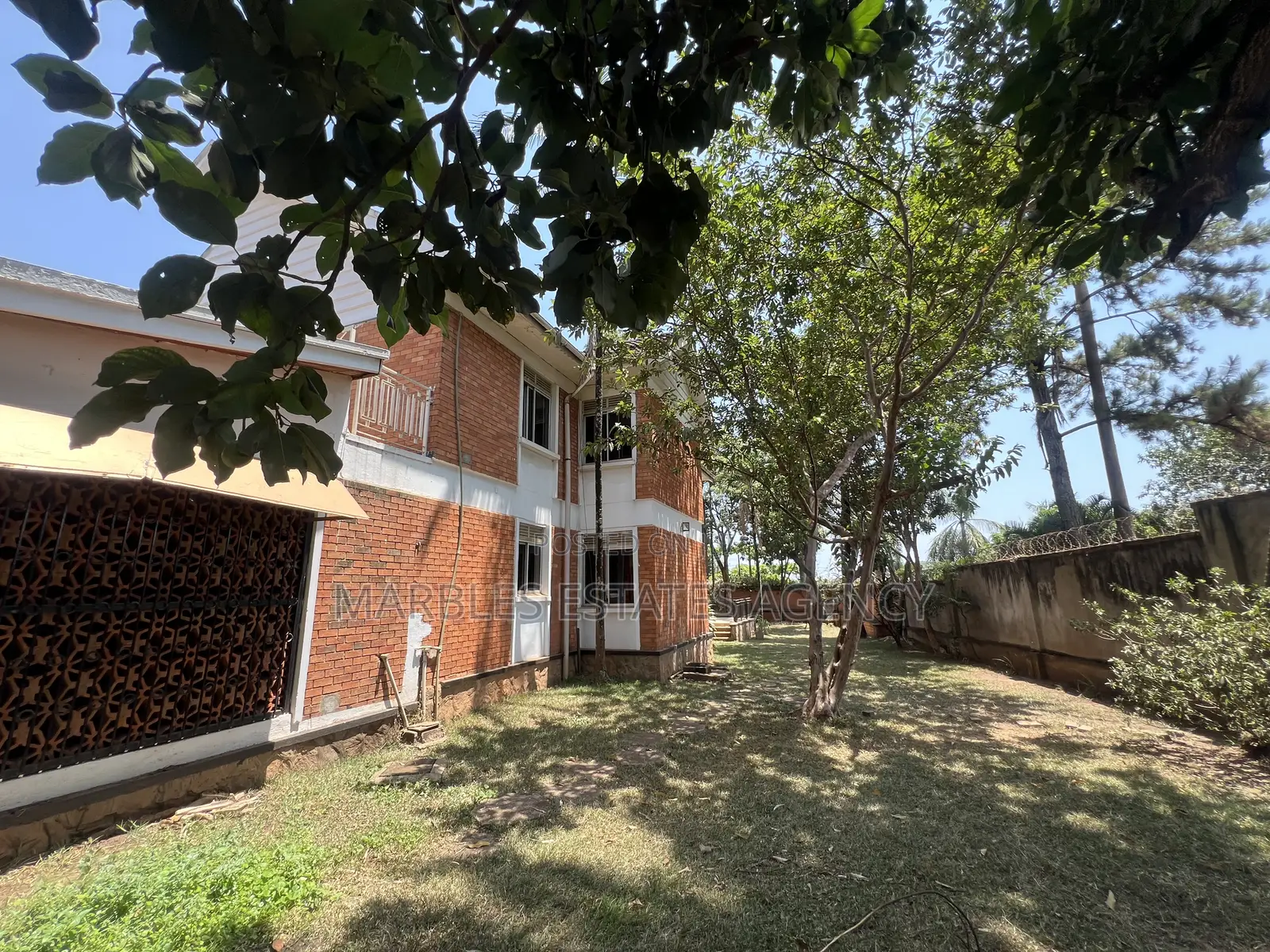 Furnished 4bdrm Duplex in Bugolobi, Central Division for rent