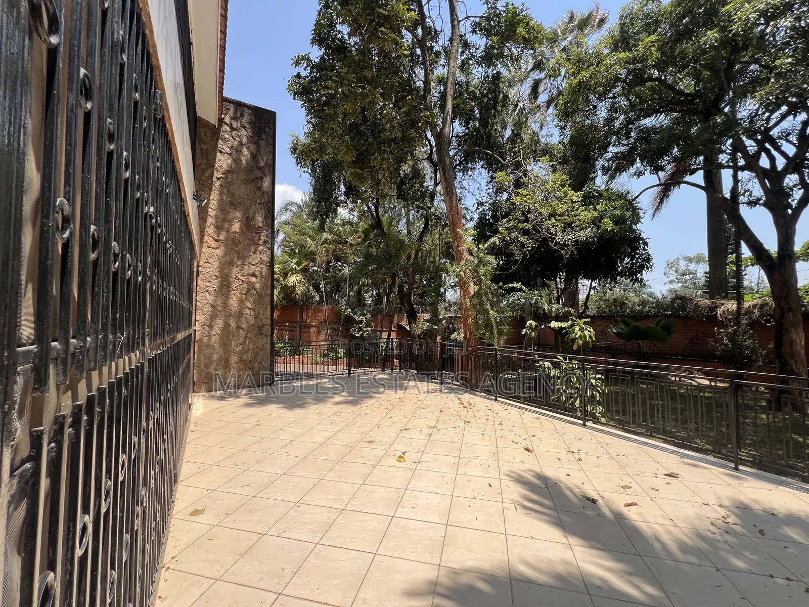 Furnished 4bdrm Duplex in Bugolobi, Central Division for rent