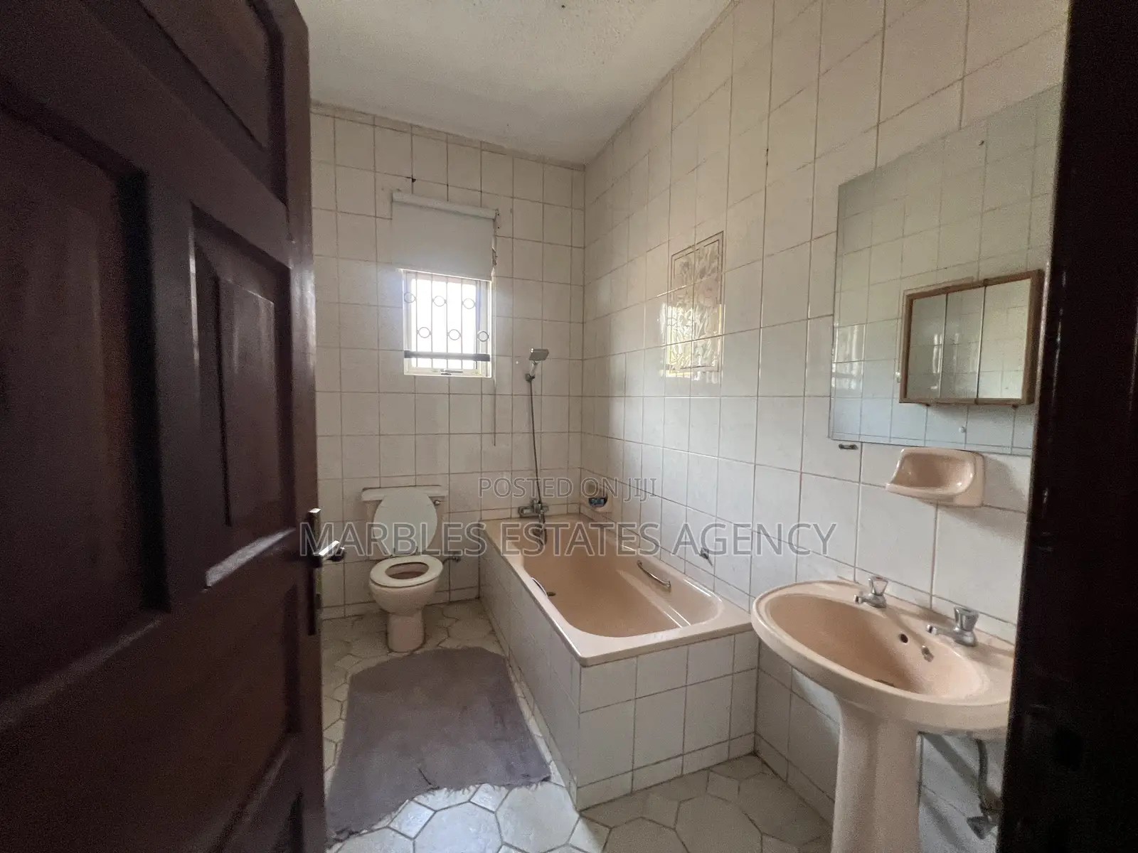 Furnished 4bdrm Duplex in Bugolobi, Central Division for rent
