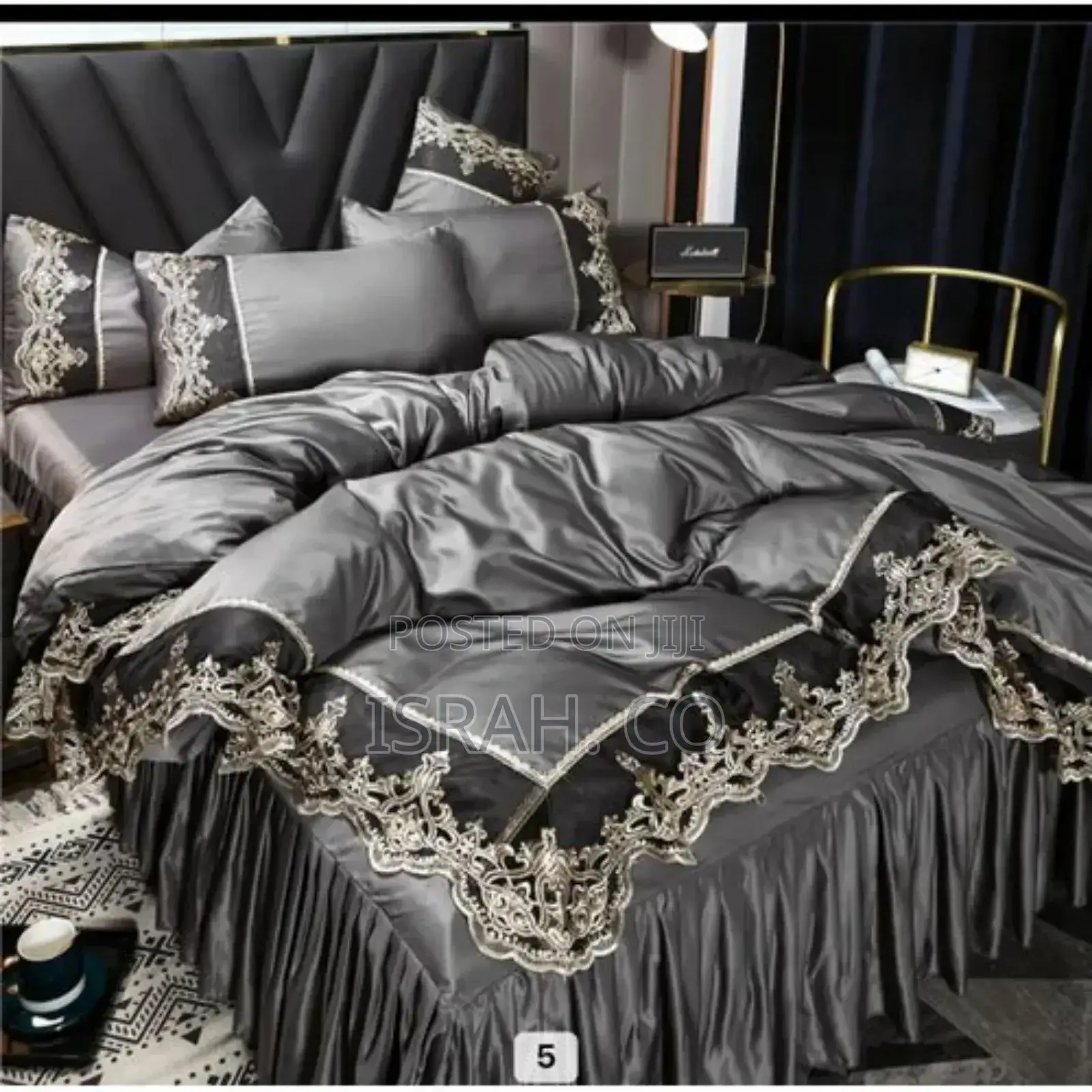 Duvet Set With 1bedsheet 2pillowcases and Two Cushion Covers