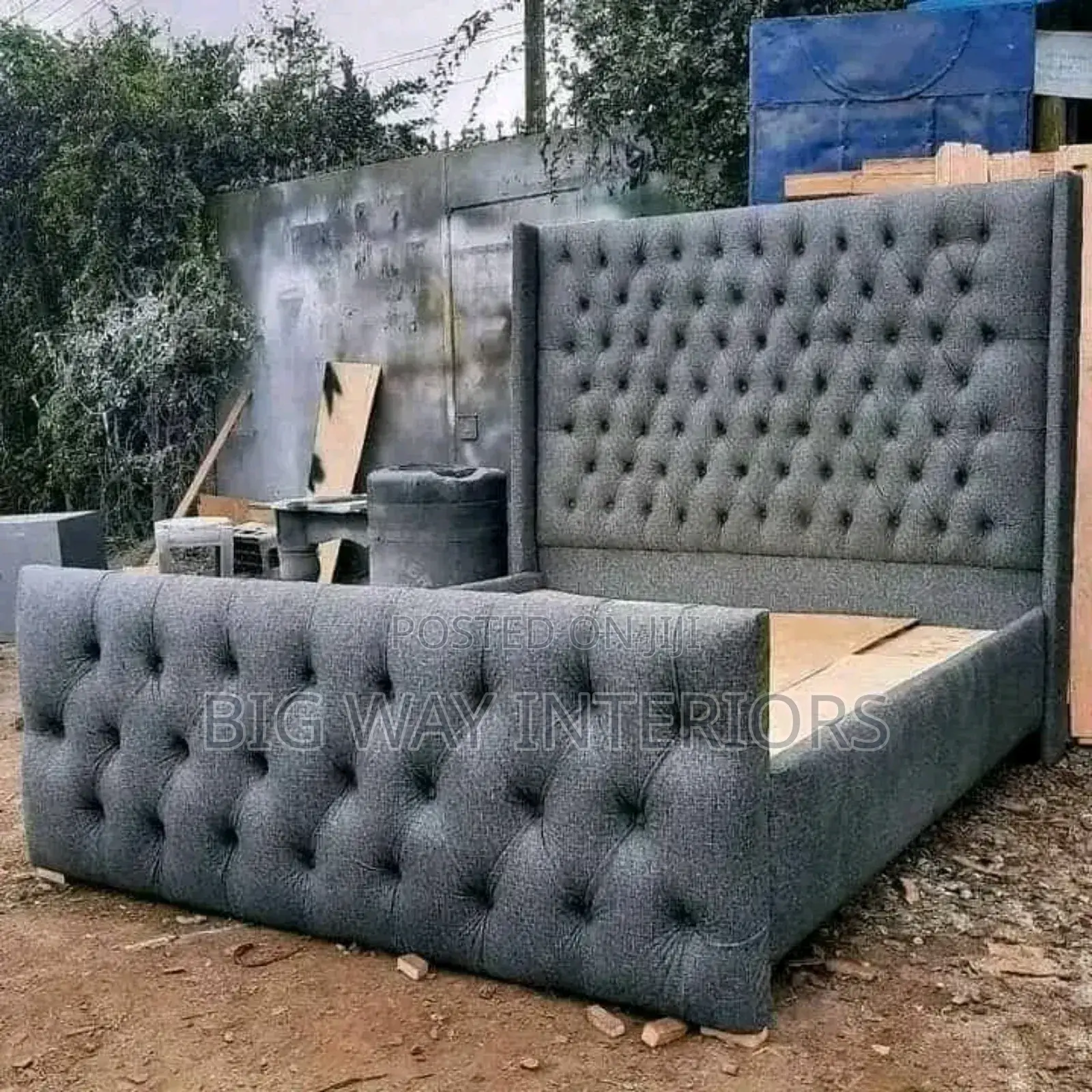Quality Gray Buttoned 5by6 Bed With Many Buttons
