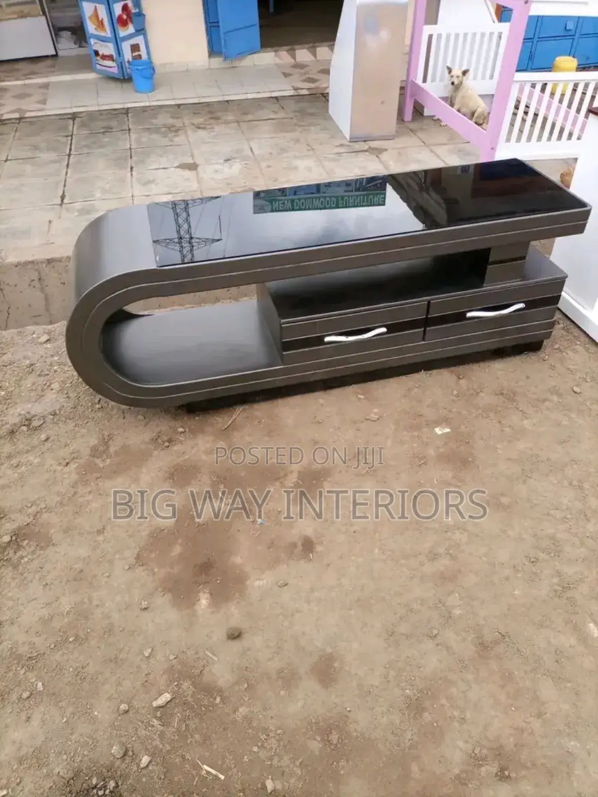 C-Shape Gray and Black Tv Stand