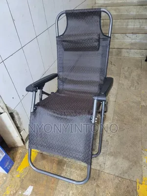 Very Strong Foldable Beach Chair With Metallic Frame