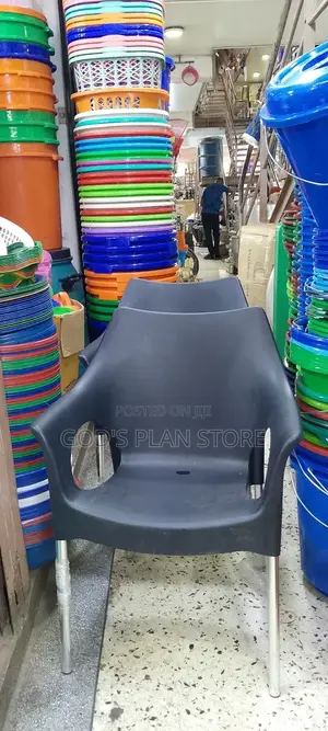 Steel Leg Plastic Chairs Black