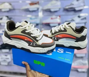 Travis Ogiy Xx Sneakers