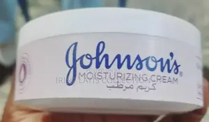 Johnson's Moisturising Cream
