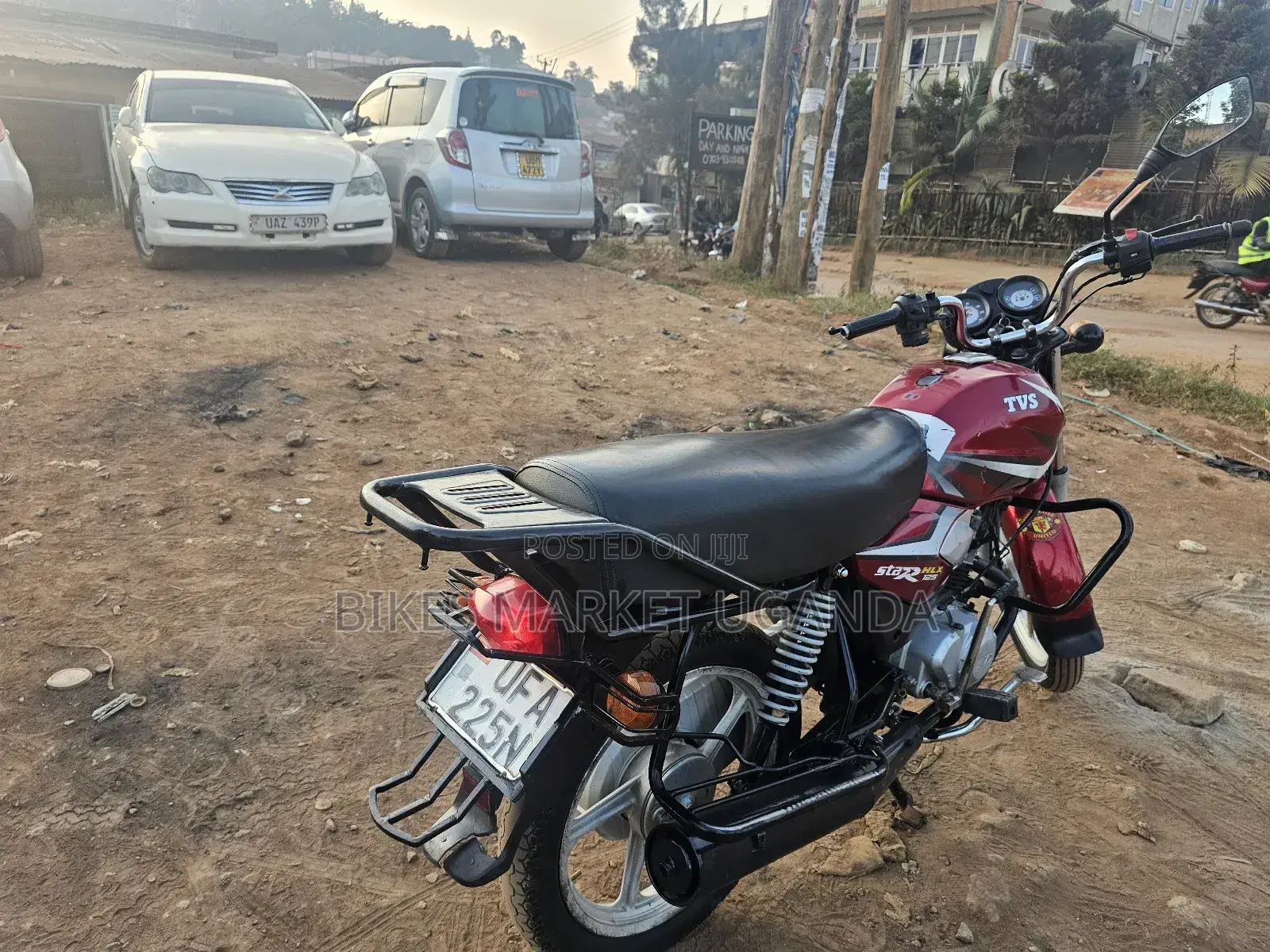 TVS HLX 125 2019 Red