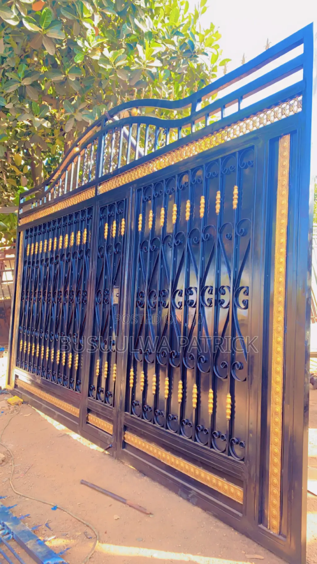Gate Black and Gold