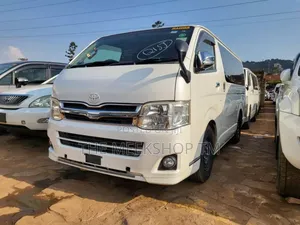 Toyota HiAce 2018 White