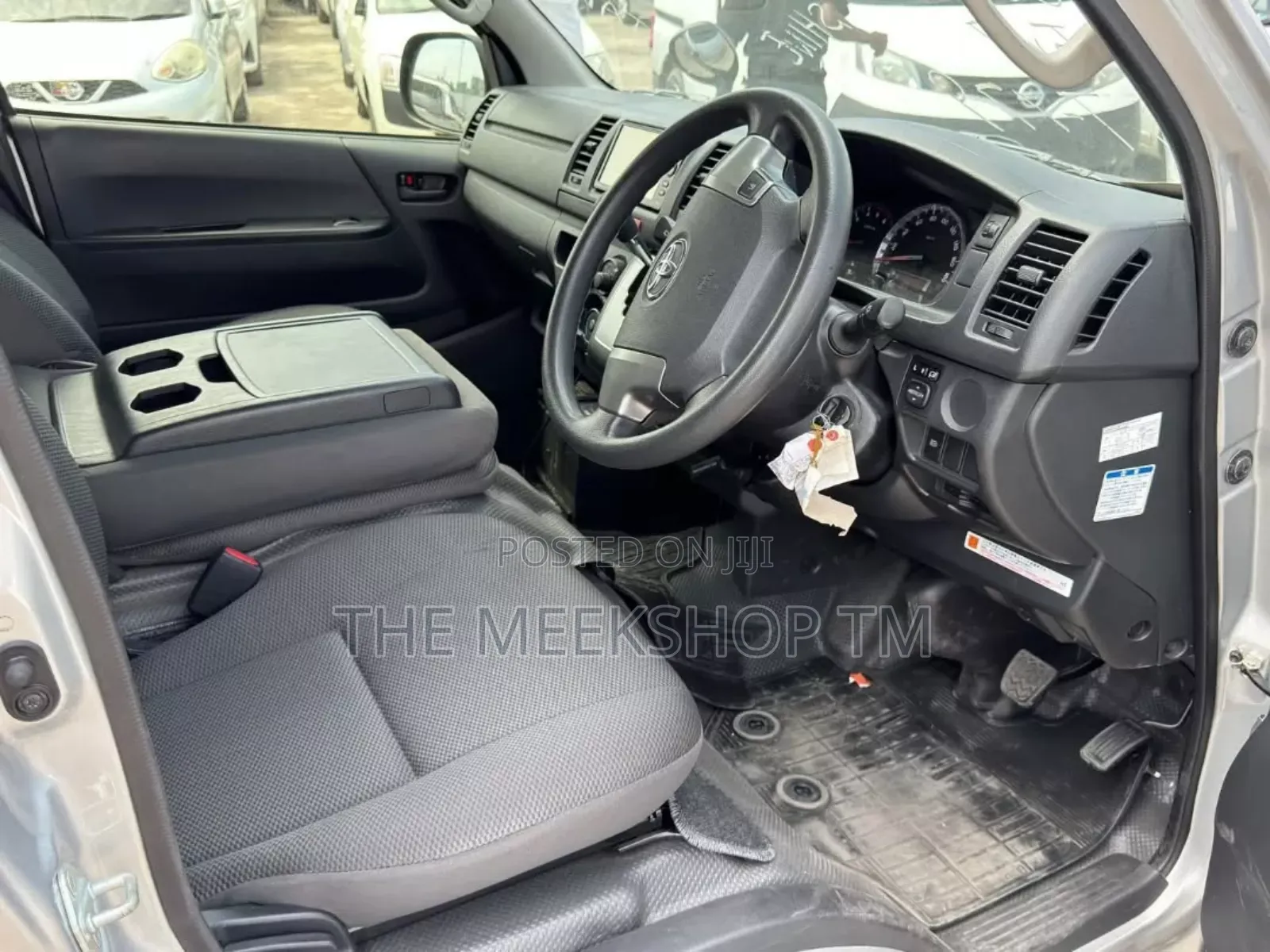 Toyota HiAce 2018 White