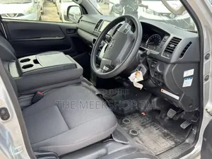 Toyota HiAce 2018 White