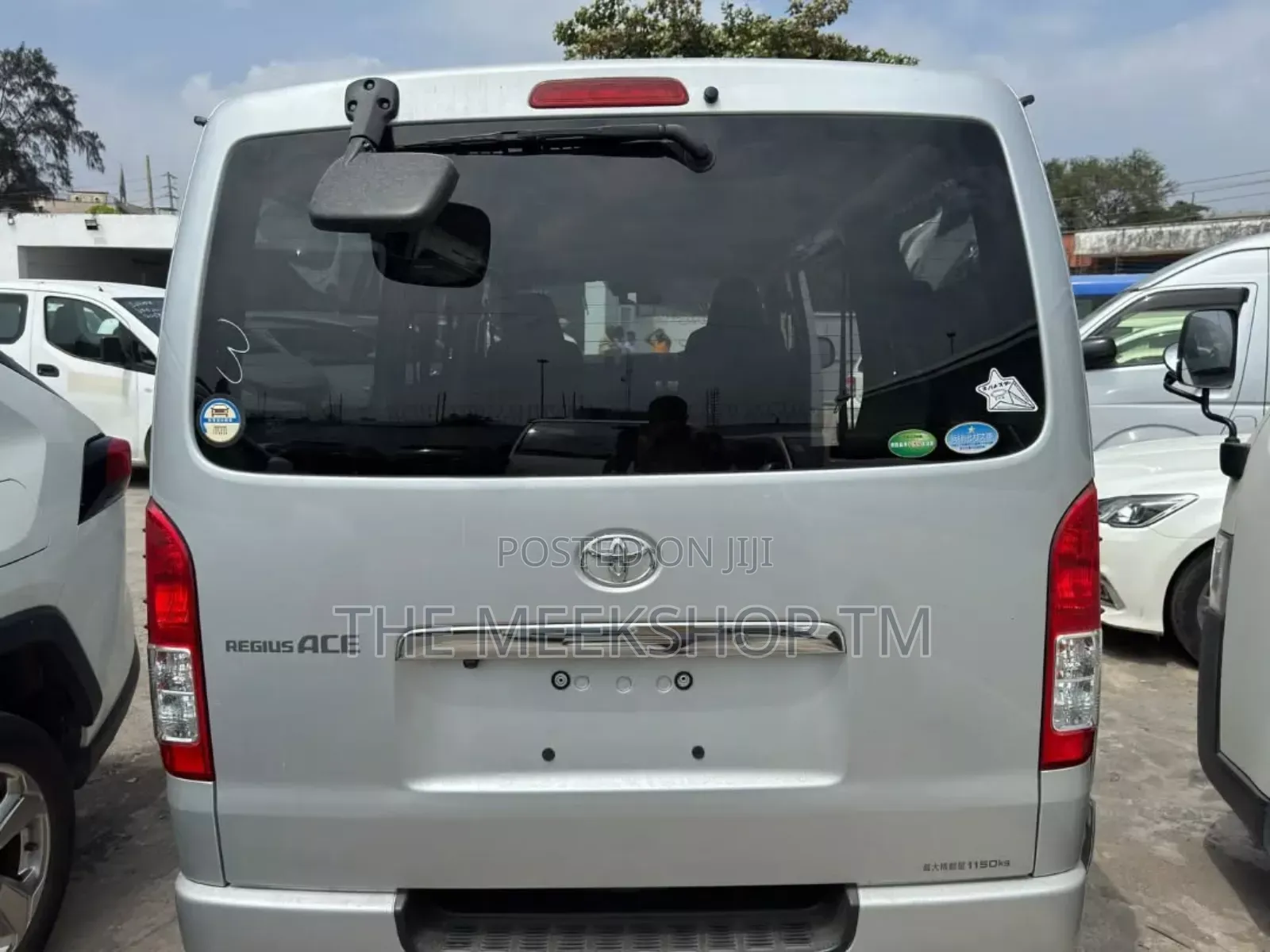 Toyota HiAce 2018 White
