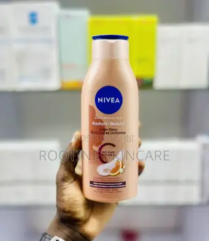 Nivea Radiant Beauty Even Glow 95% Vitamin C Body Lotion
