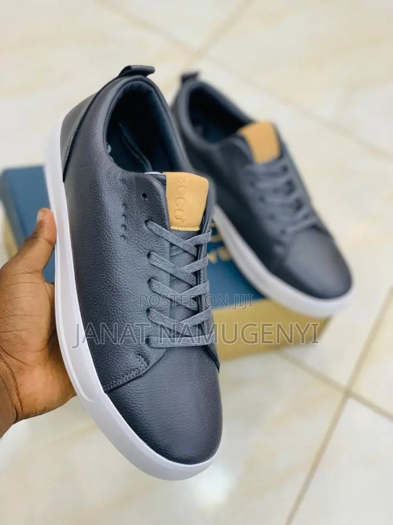 Ecco Sneakers