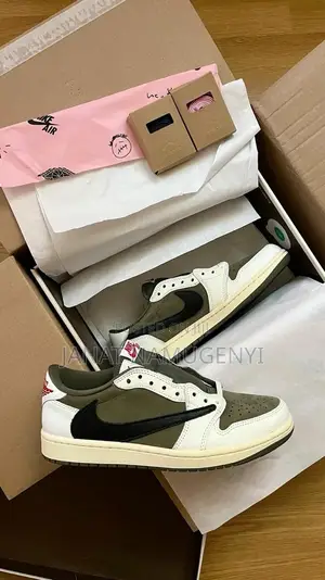 Nike Sneakers 