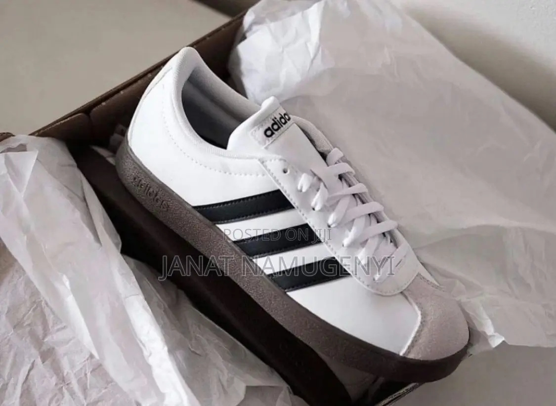 Adidas Sneakers