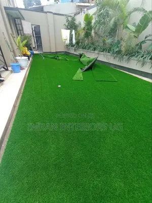 High Thick Artificial Grass Carpet Per Square Meter .