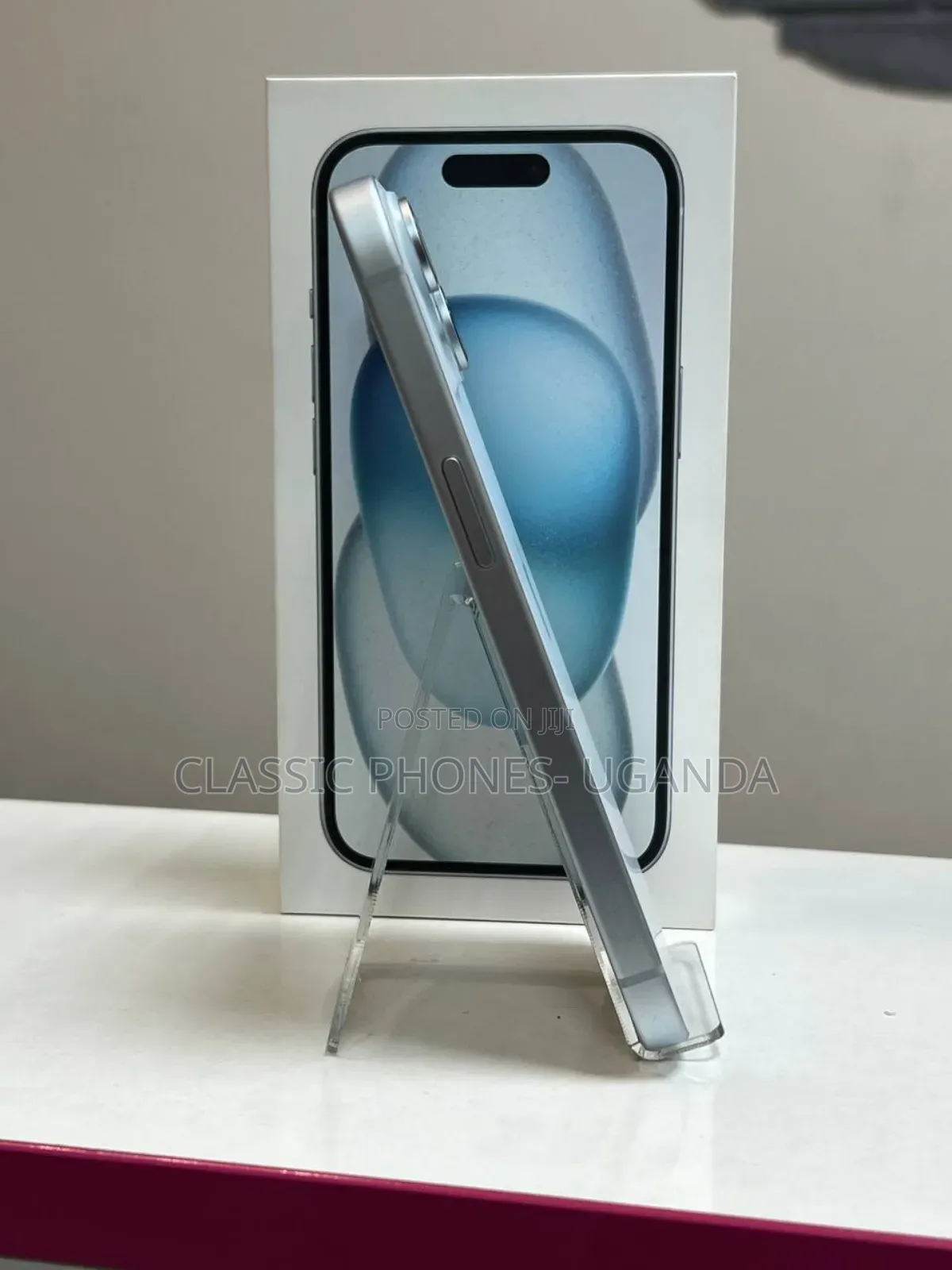 New Apple iPhone 15 256 GB Silver