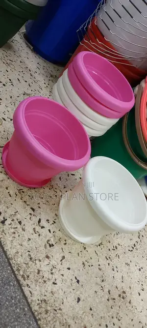 Plastic Flower Buckets/Flower Pots