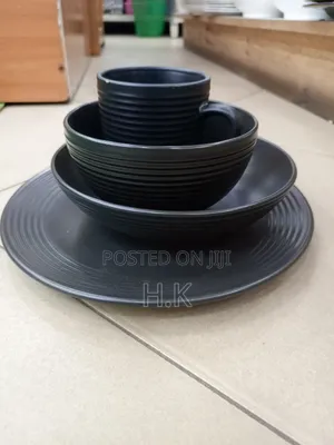 Dark-Colored Dinnerware Set 16pcs