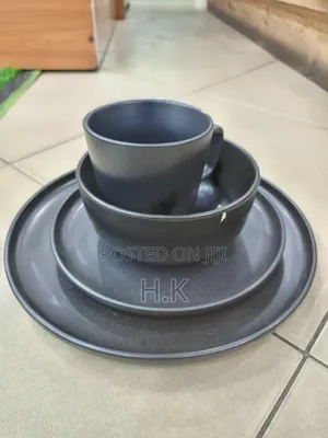 Dark-Colored Dinnerware Set