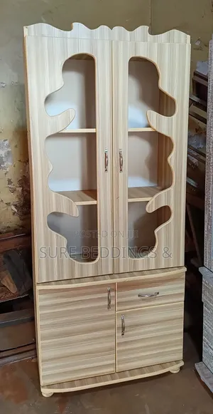 Model Simple Sideboard