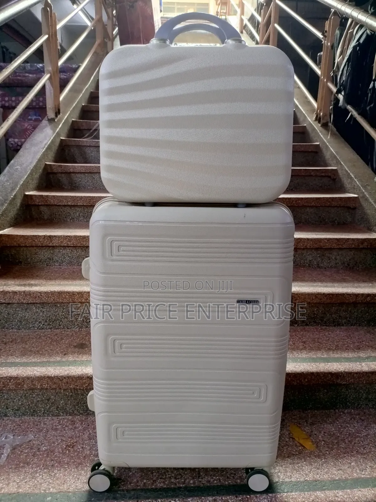 Vip Rubber Plastic Suitcases Set/Medium Size and Beauty Case