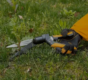Ingco Grass Shear for Pruning and Trimming