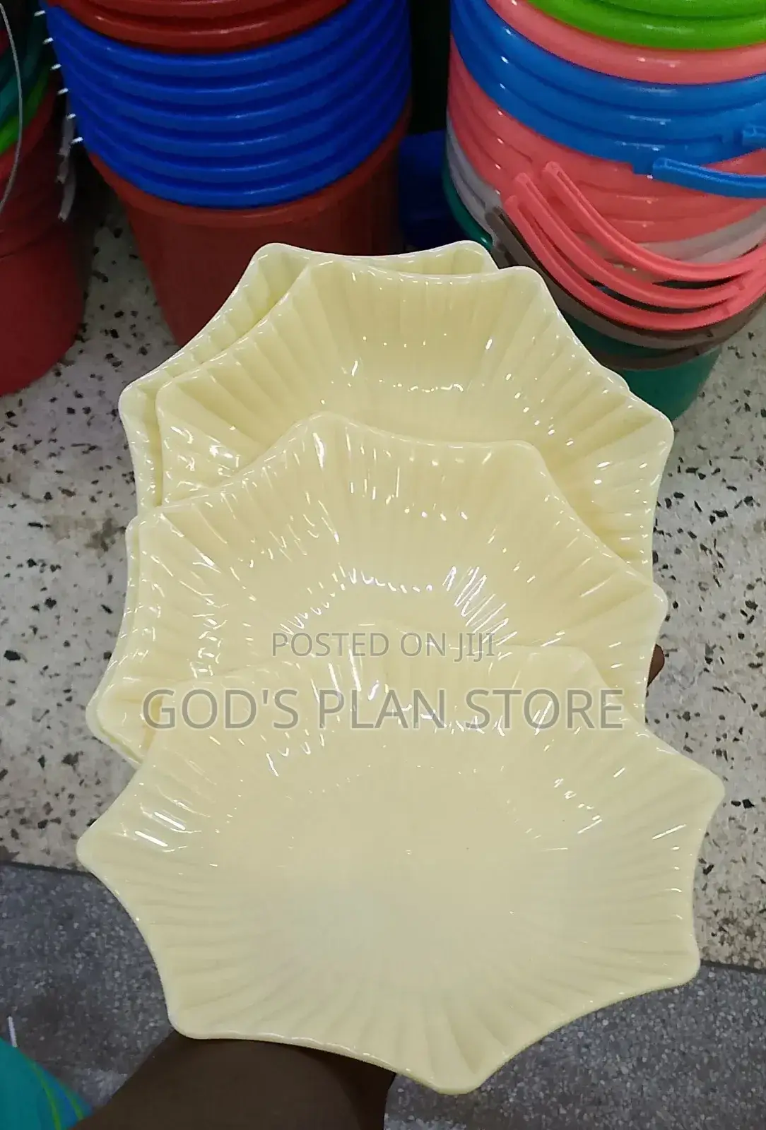 Plastic Star Soucer Plates 12pcs