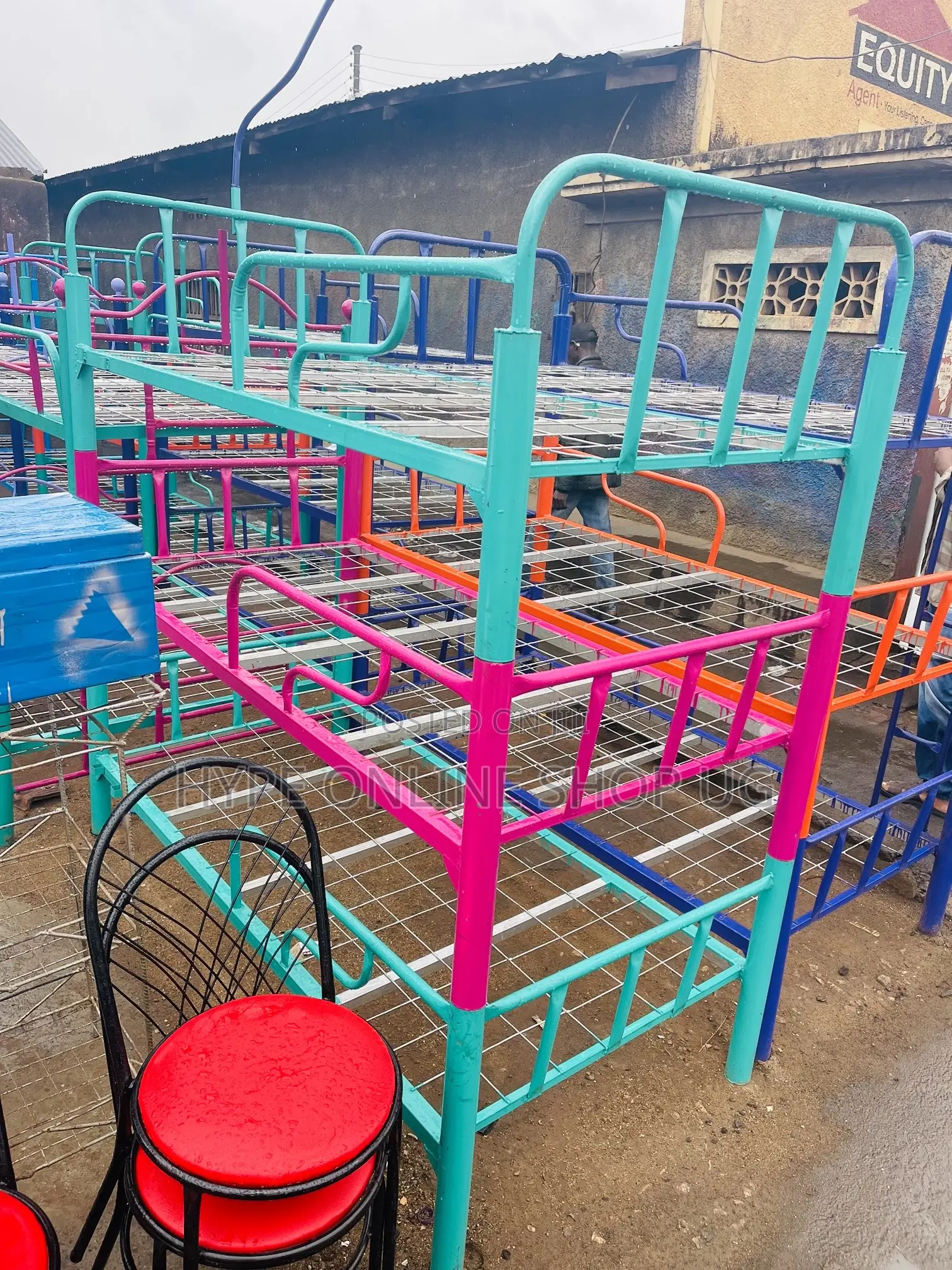 Kings Standard Decker Bed With Holders