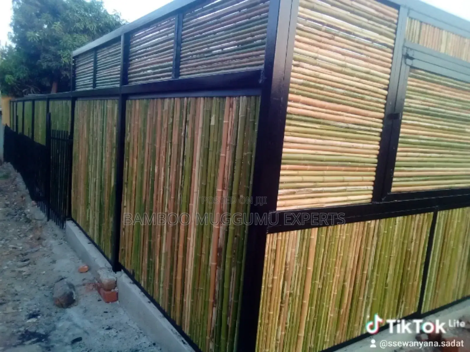 Bamboo Poles, Amabanda, Emigemo