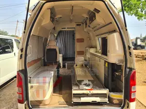 Toyota HiAce 2010 White