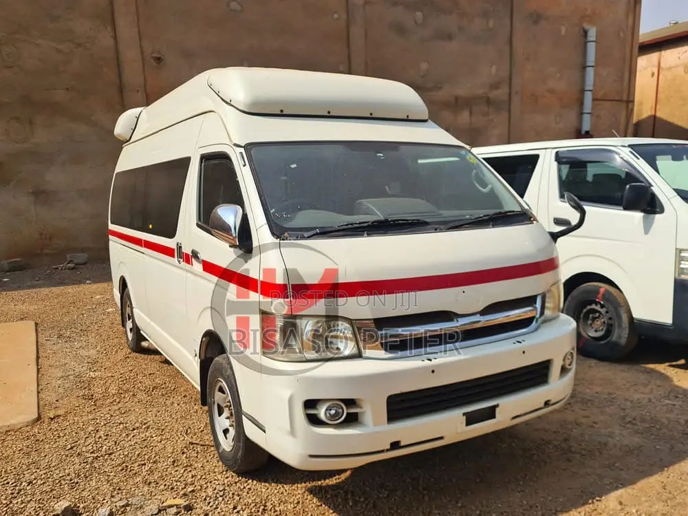 Toyota HiAce 2010 White
