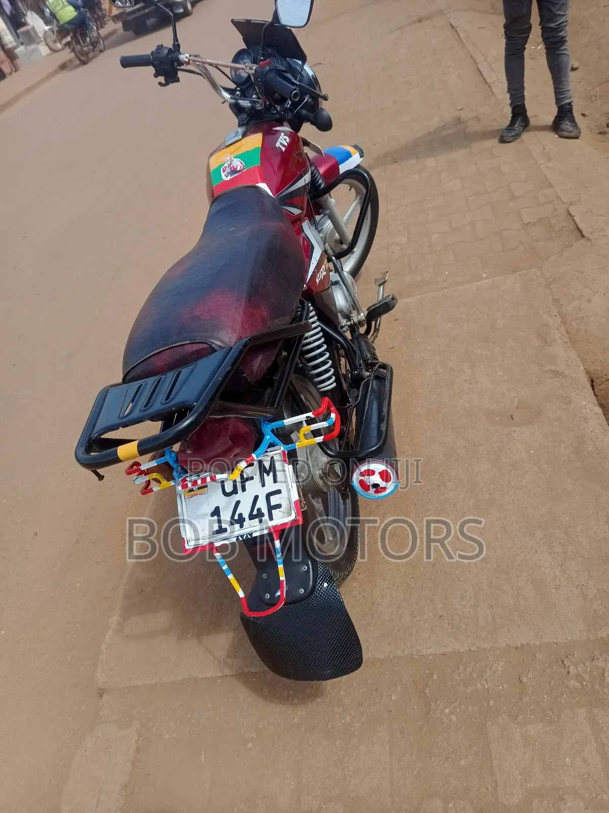 TVS HLX 125 2023 Red