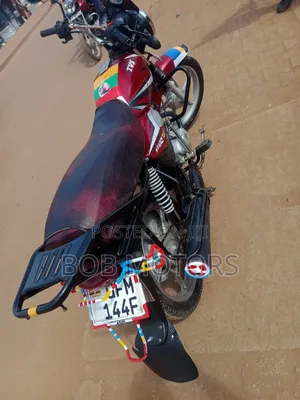 TVS HLX 125 2023 Red