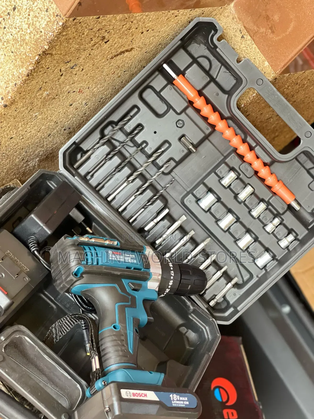 Bosch 18v Rechargeable Drill With Tools