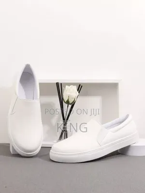 Vibrant Simple Moccasin Sneakers
