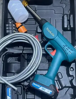 Makita Portable Cordless Electric Car Washer
