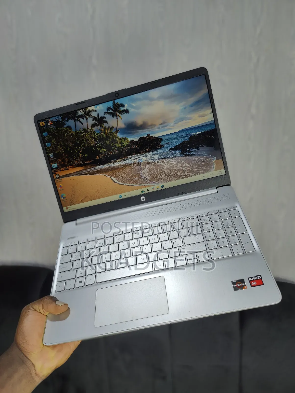 Laptop HP 250 G8 8GB AMD Ryzen HDD+SSD 256GB