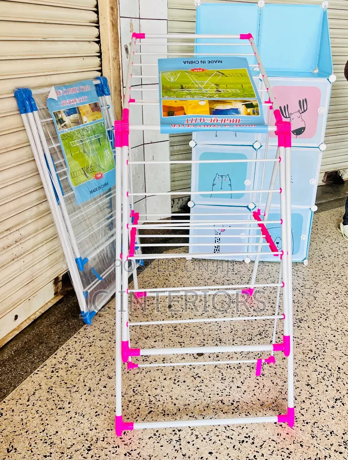Plastic and Metal Adjustable Height Drying Rack