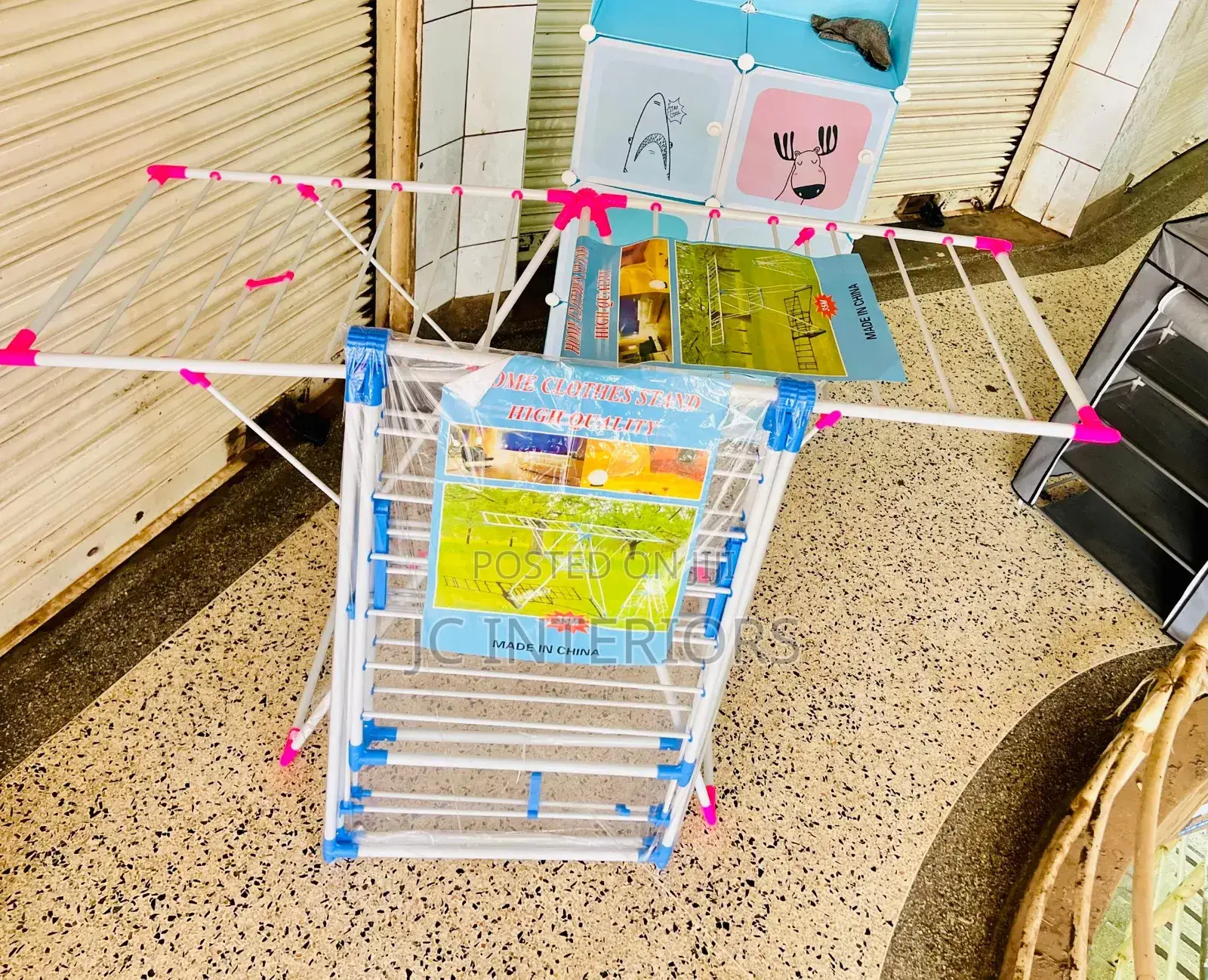 Plastic and Metal Adjustable Height Drying Rack