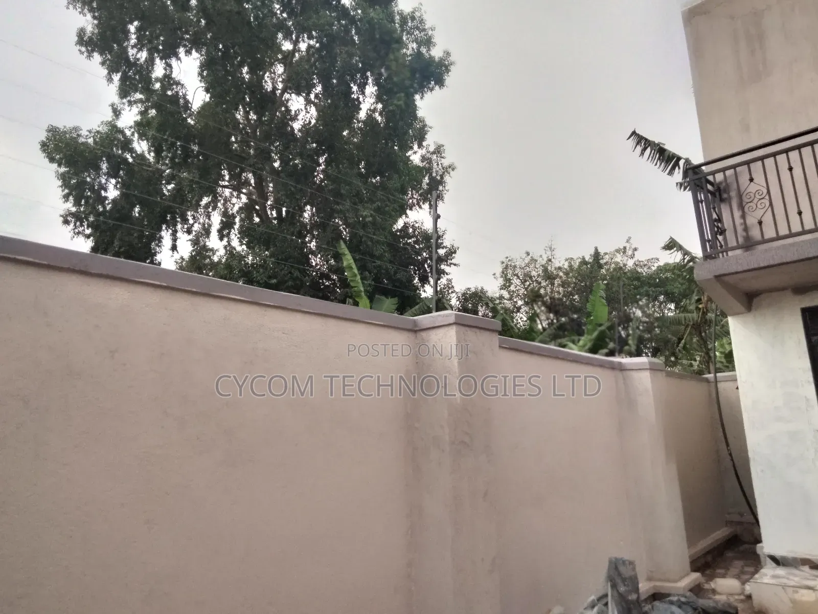 Electric Fence on 50*100 Perimeter Wall